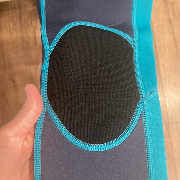 NWOT navy & turquoise neoprene child’s wetsuit size 10 zippered back - Picture 8 of 9